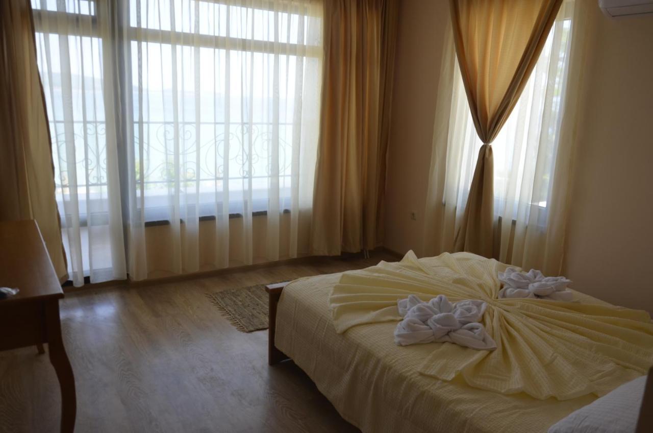 Ashram Hotel Primorsko Exteriér fotografie