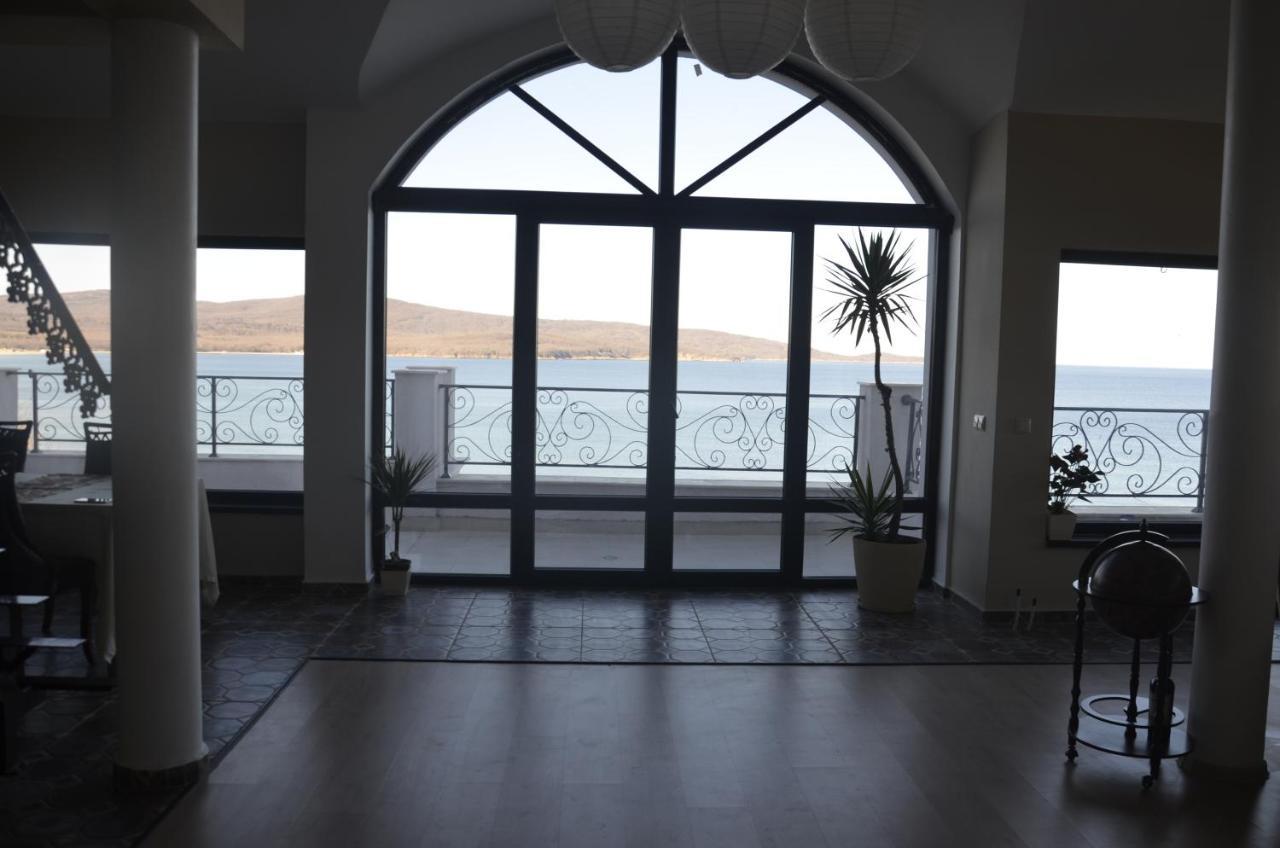 Ashram Hotel Primorsko Exteriér fotografie