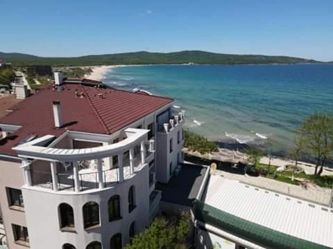 Ashram Hotel Primorsko Exteriér fotografie